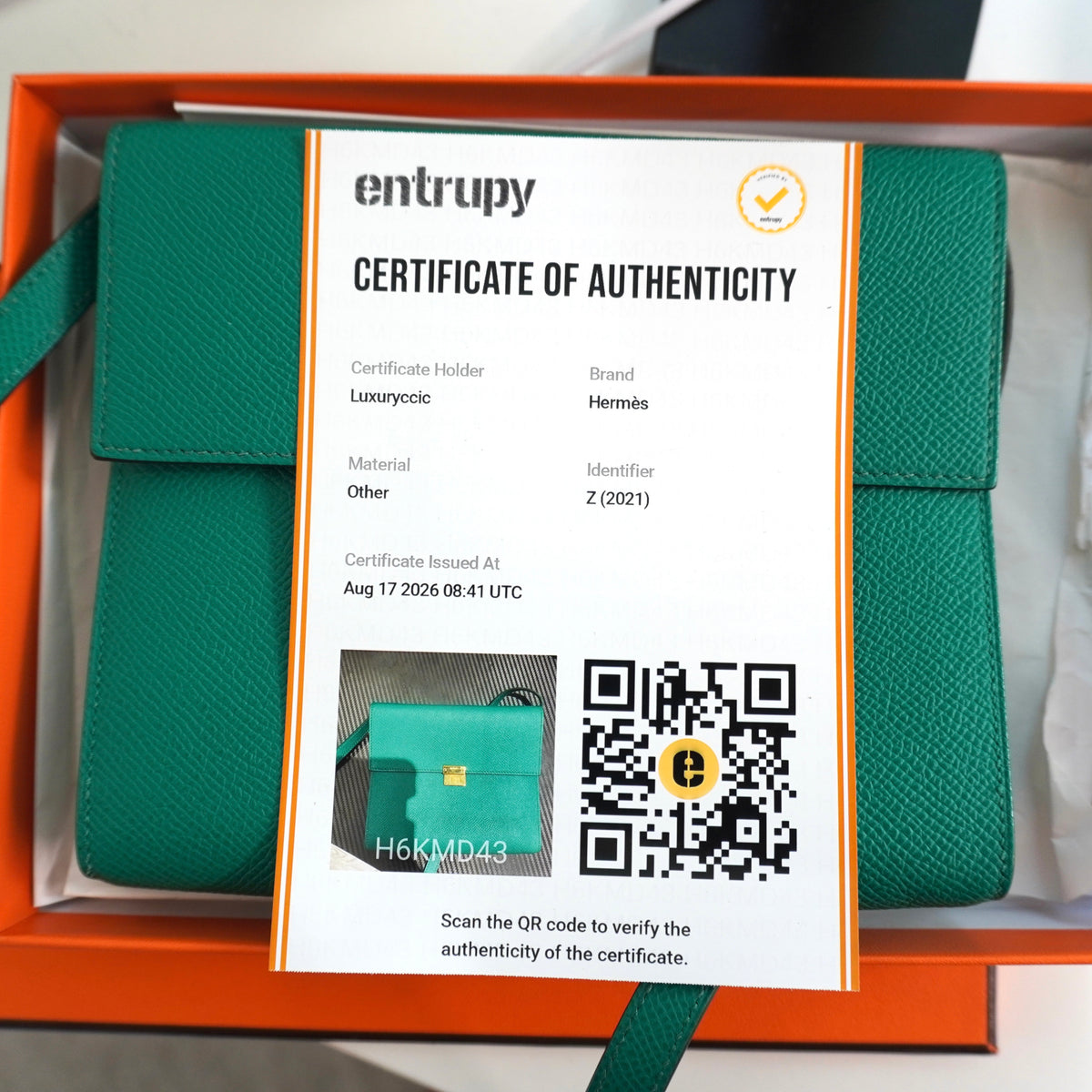 HERMES Clic 16 Green Epsom Wallet on Strap Z Stamp