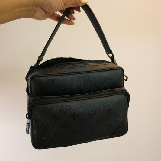 LOUIS VUITTON Monogram Midnight Nil Messenger Bag