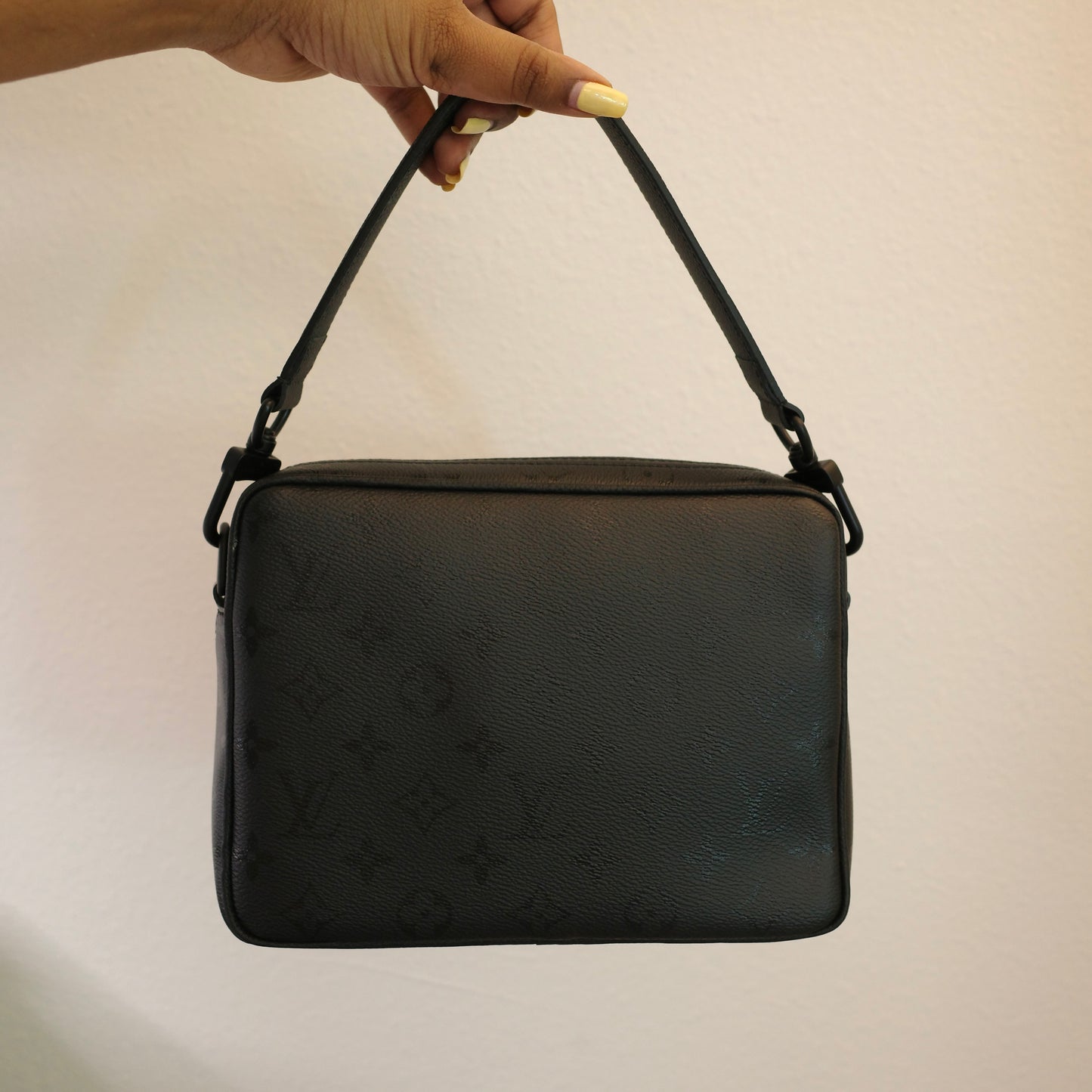 LOUIS VUITTON Monogram Midnight Nil Messenger Bag