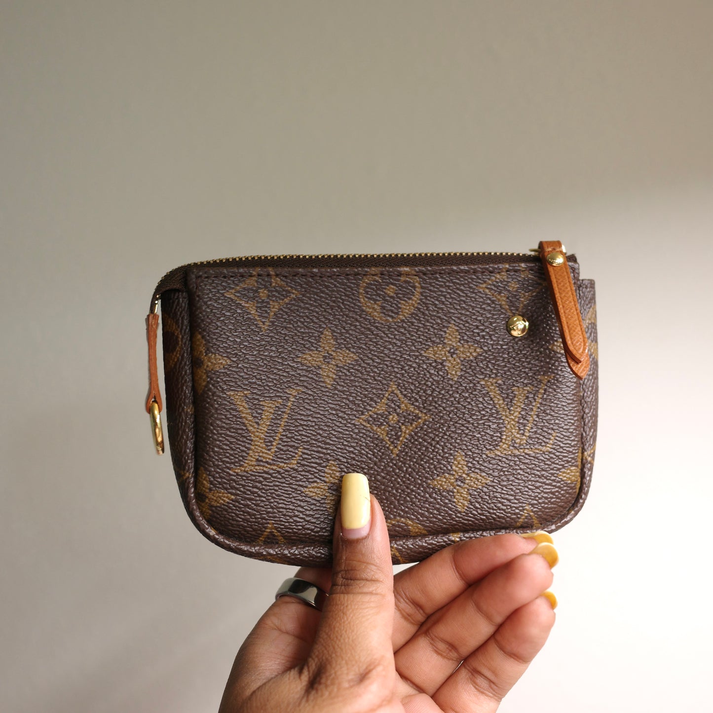 LOUIS VUITTON Monogram Toulouse Craie Trunks Pochette Cles