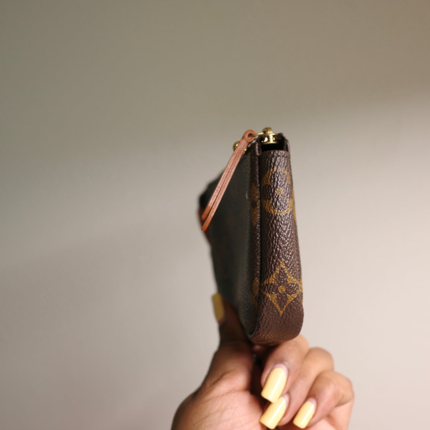LOUIS VUITTON Monogram Toulouse Craie Trunks Pochette Cles
