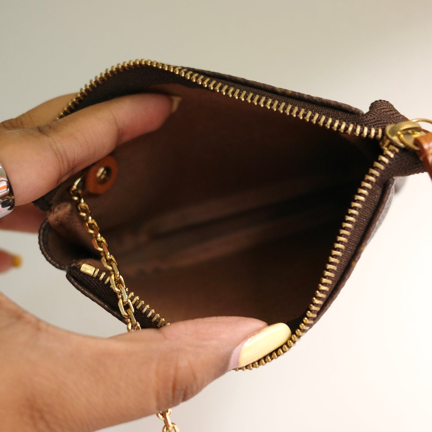 LOUIS VUITTON Monogram Toulouse Craie Trunks Pochette Cles