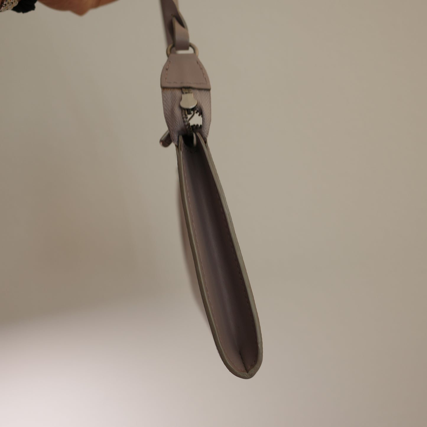 LOUIS VUITTON Epi Leather Lilac Purple Pochette Accessoires