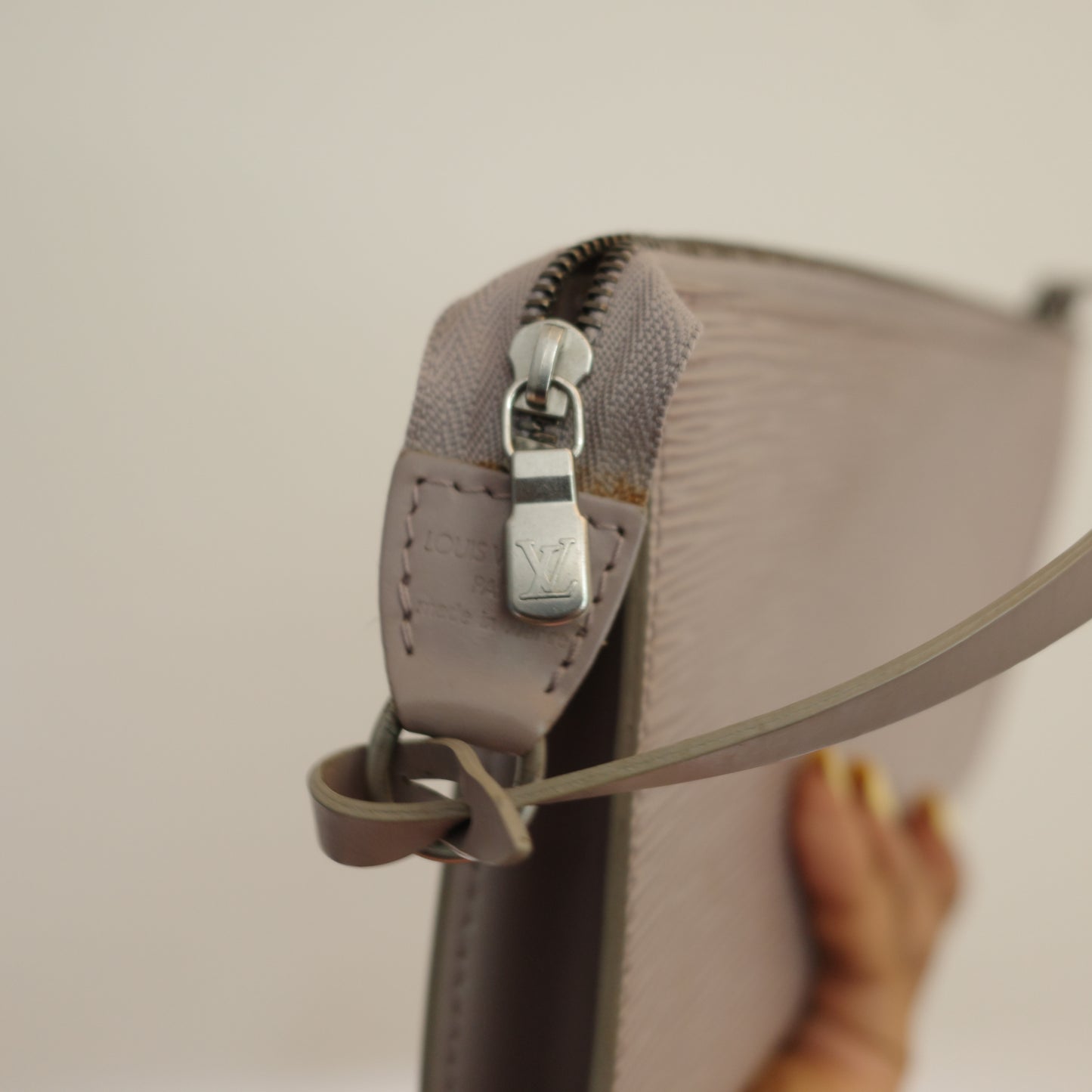 LOUIS VUITTON Epi Leather Lilac Purple Pochette Accessoires