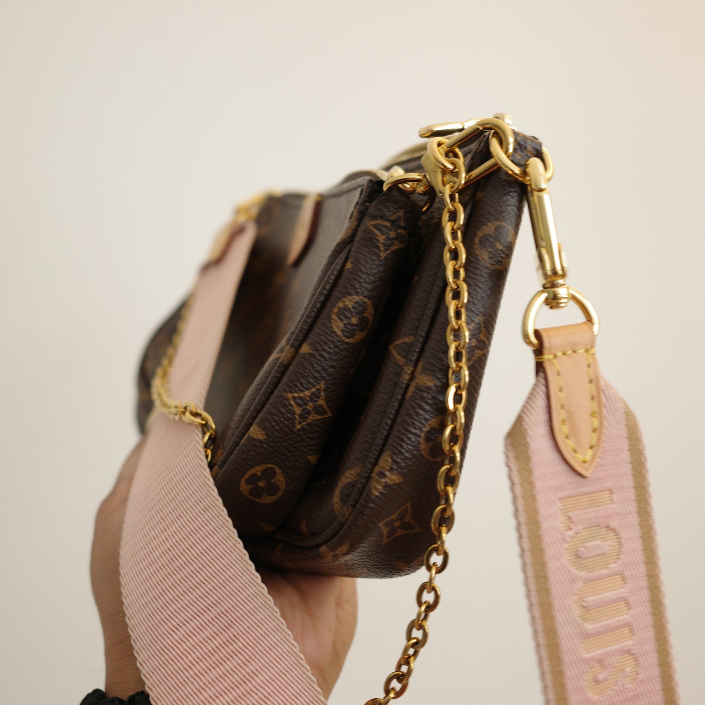 LOUIS VUITTON Monogram Multi Pochette Accessoires Pink Strap