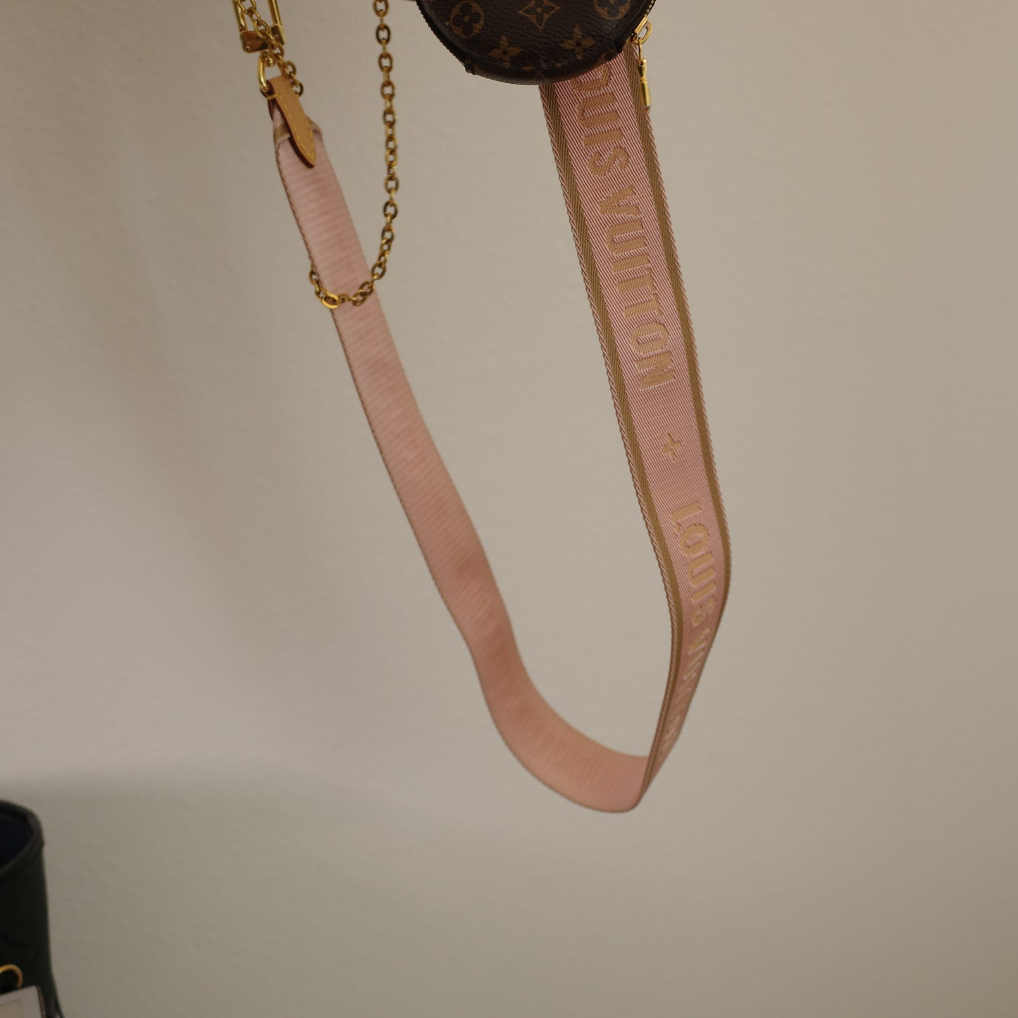 LOUIS VUITTON Monogram Multi Pochette Accessoires Pink Strap