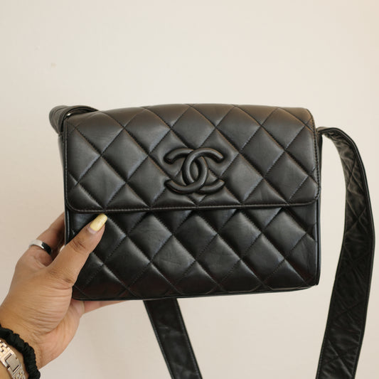 CHANEL 1994 Lambskin Quilted Black Shoulder Crossbody Bag