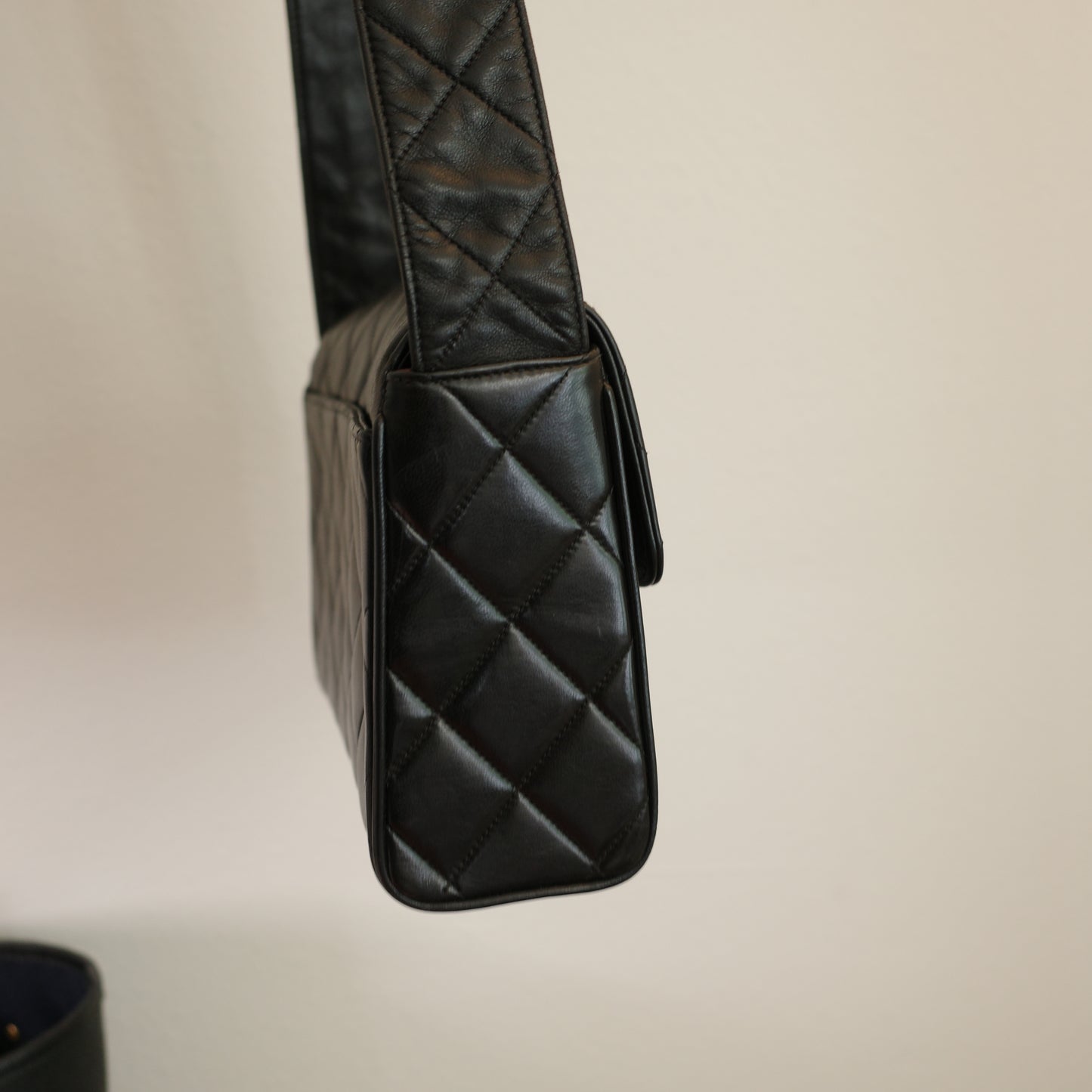 CHANEL 1994 Lambskin Quilted Black Shoulder Crossbody Bag