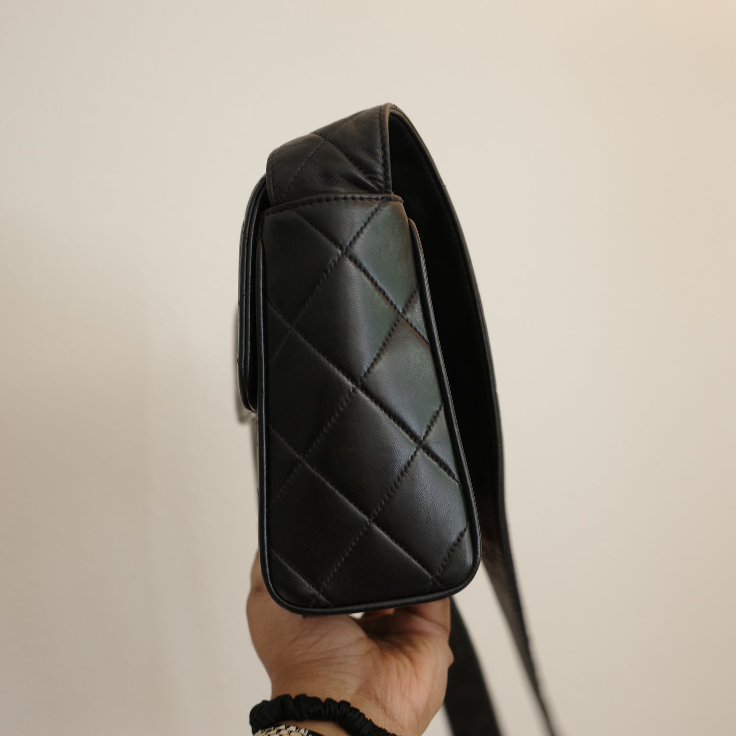 CHANEL 1994 Lambskin Quilted Black Shoulder Crossbody Bag