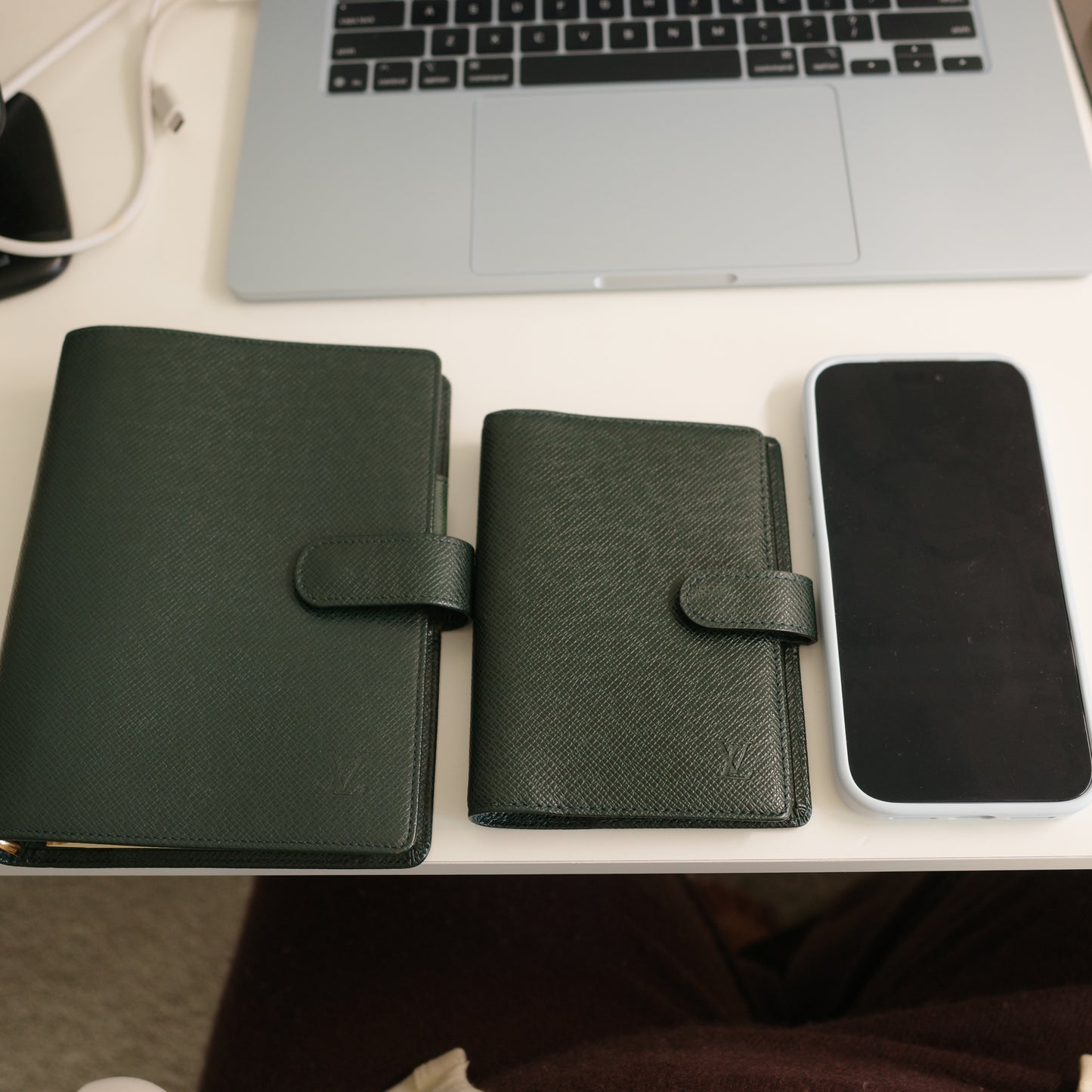 LOUIS VUITTON Taiga Leather Green Agenda MM