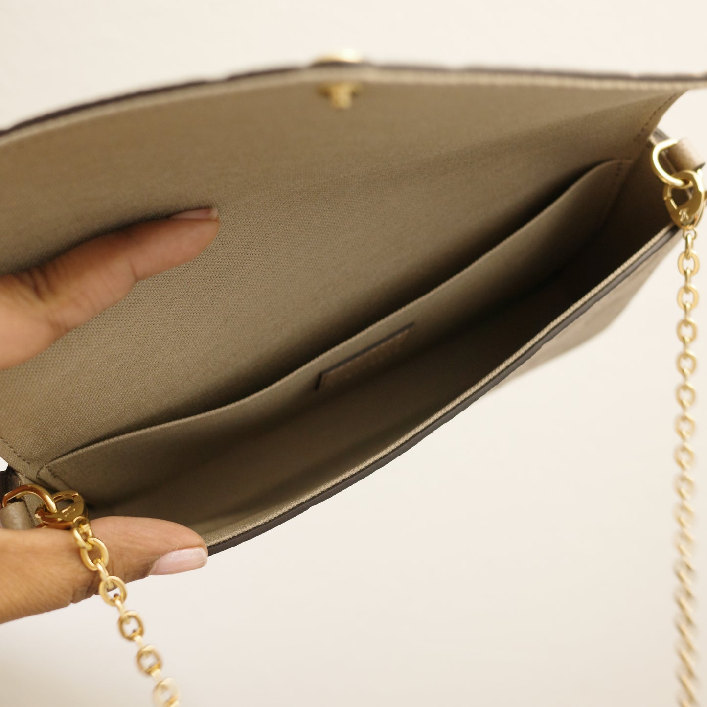 LOUIS VUITTON Turtledove Felice Pochette with Inserts