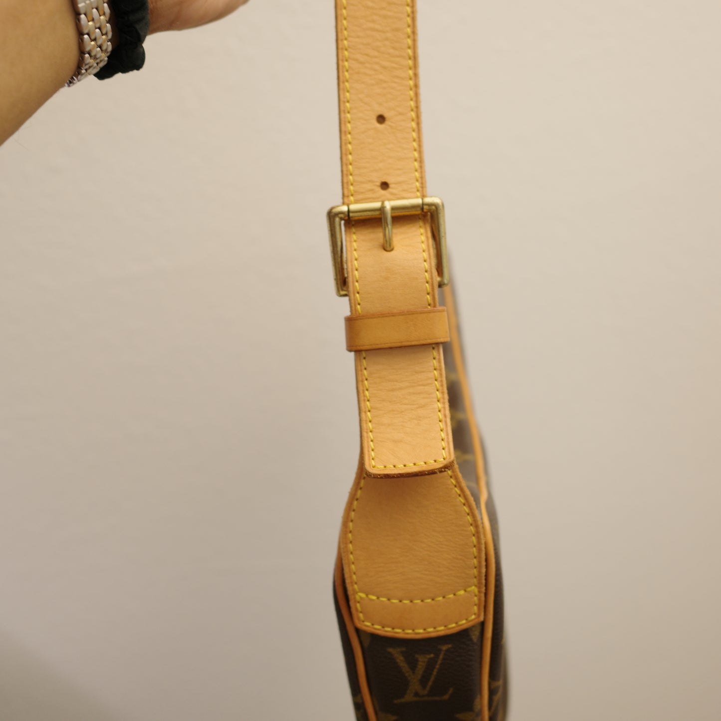 LOUIS VUITTON Monogram Croissant MM