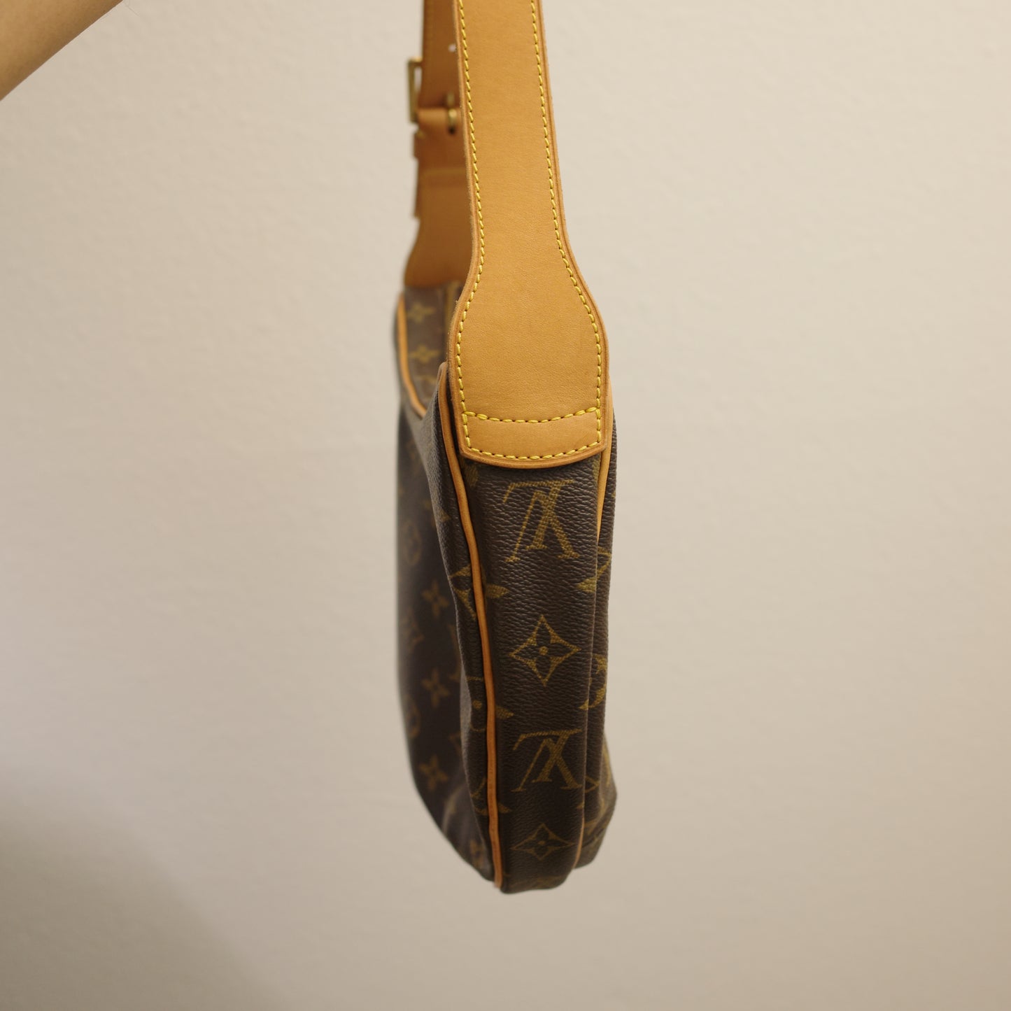 LOUIS VUITTON Monogram Croissant MM
