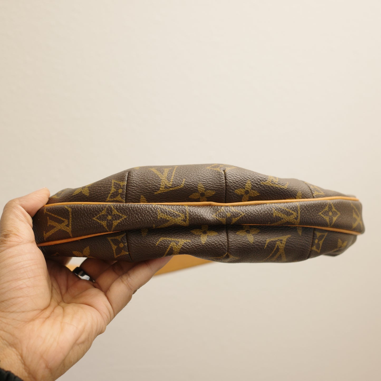 LOUIS VUITTON Monogram Croissant MM