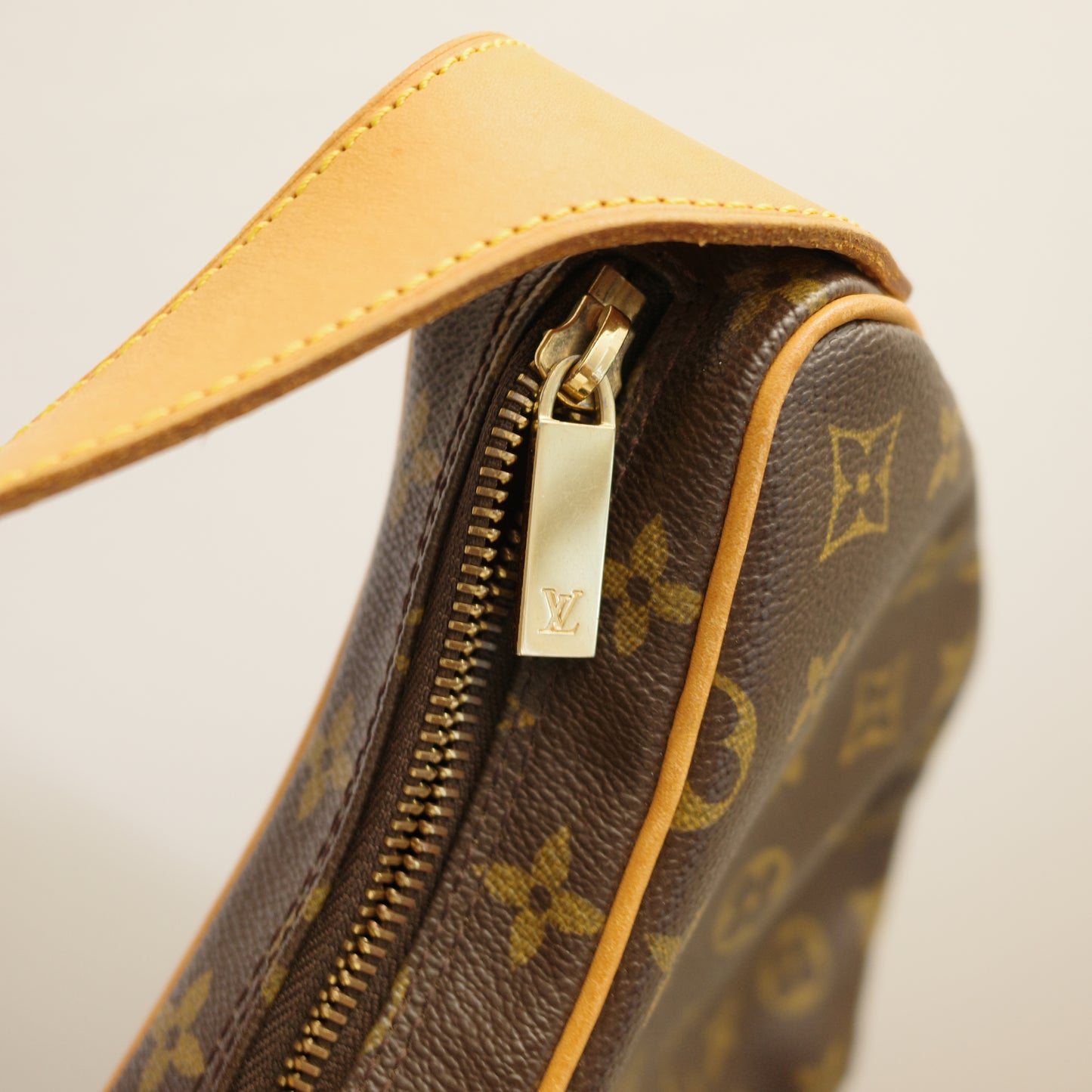 LOUIS VUITTON Monogram Croissant MM