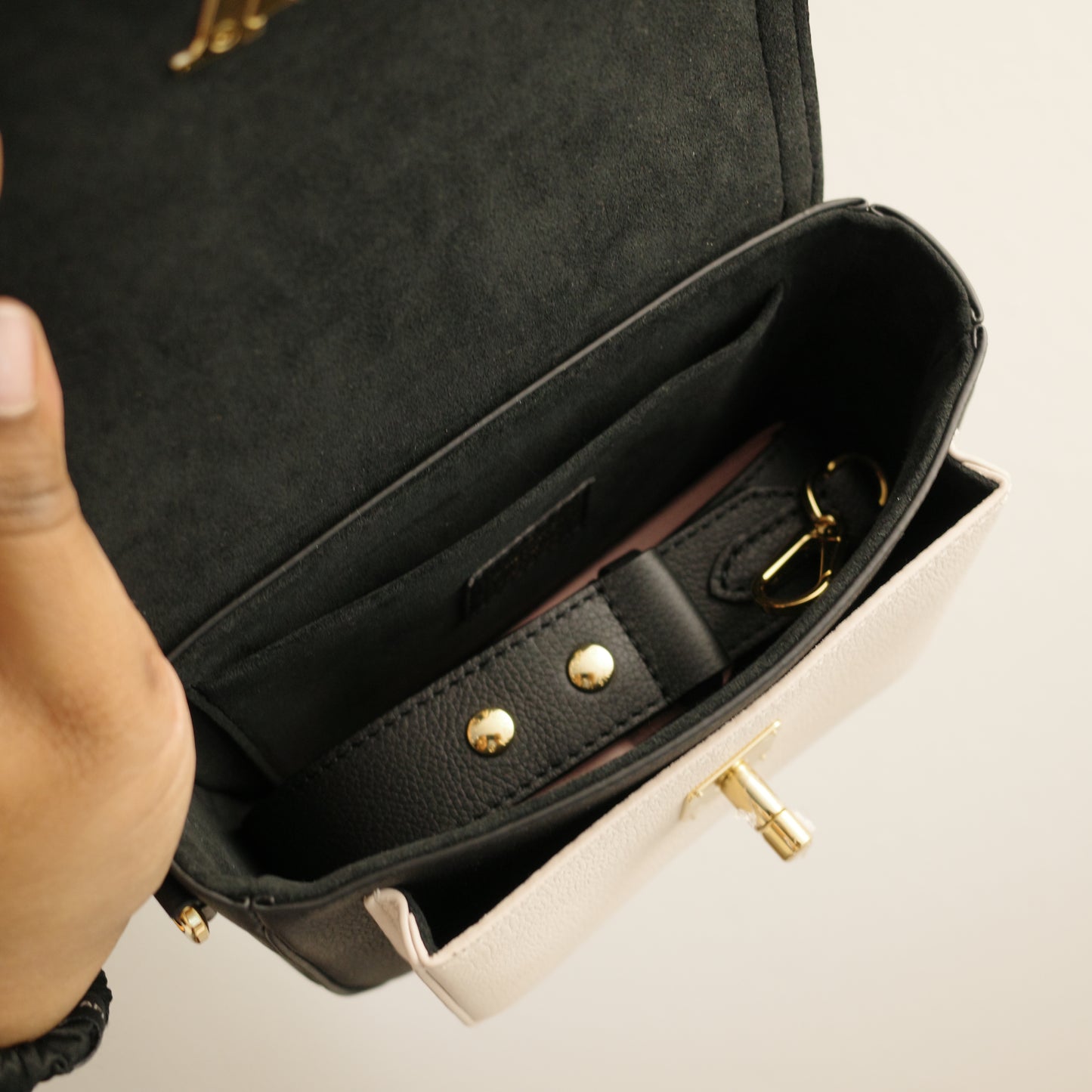 LOUIS VUITTON Lockme Tender Bag