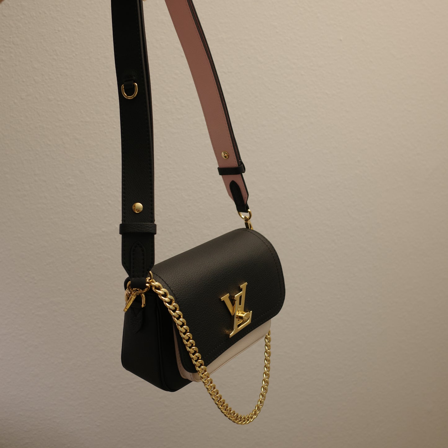 LOUIS VUITTON Lockme Tender Bag