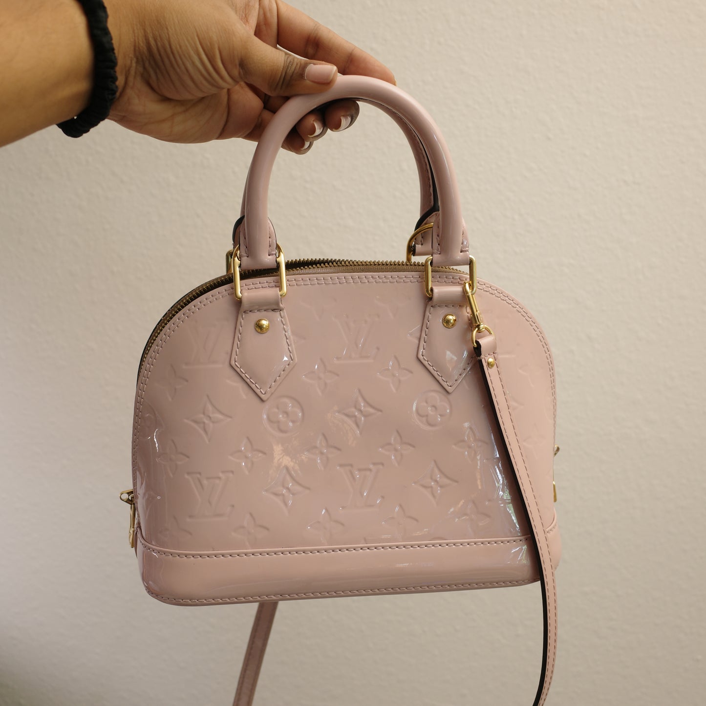 LOUIS VUITTON Vernis Light Pink Alma BB