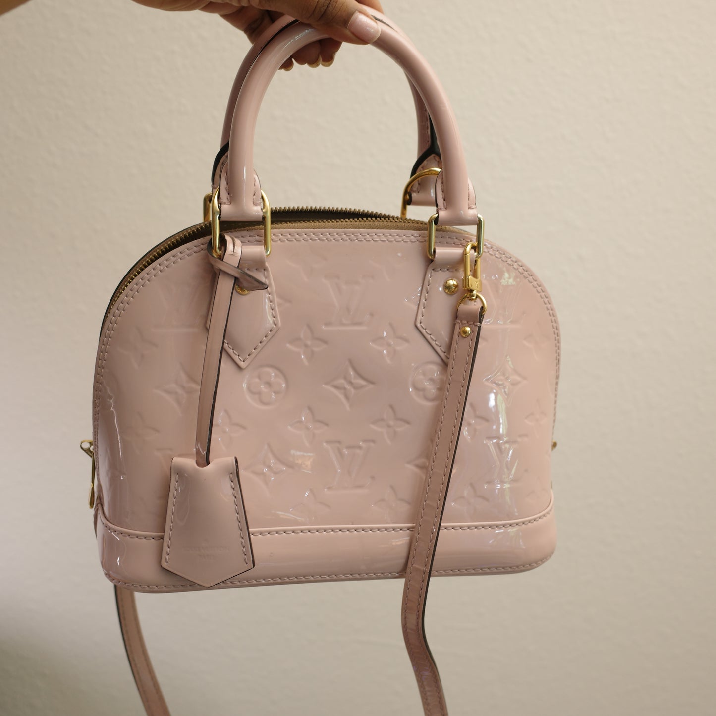 LOUIS VUITTON Vernis Light Pink Alma BB
