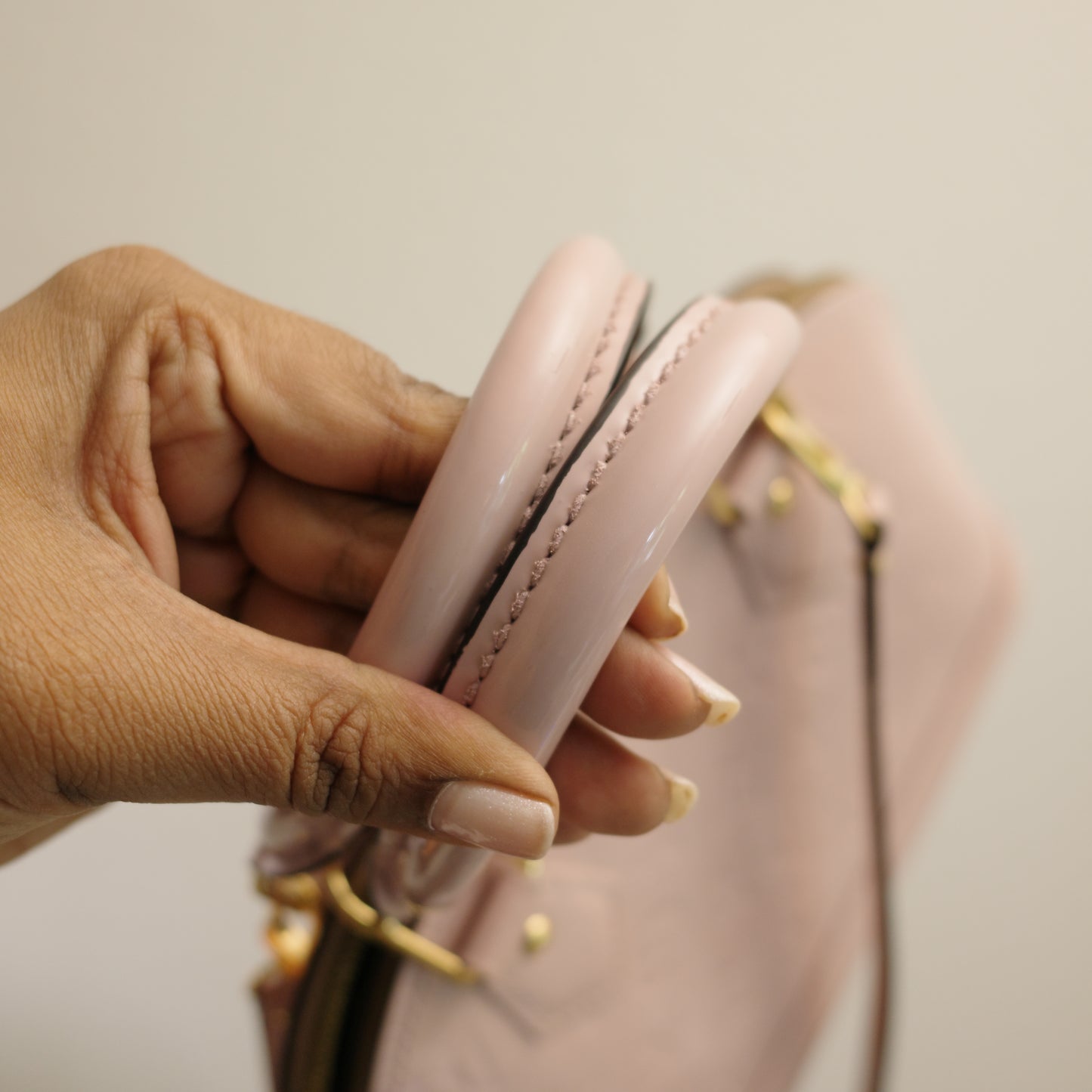 LOUIS VUITTON Vernis Light Pink Alma BB