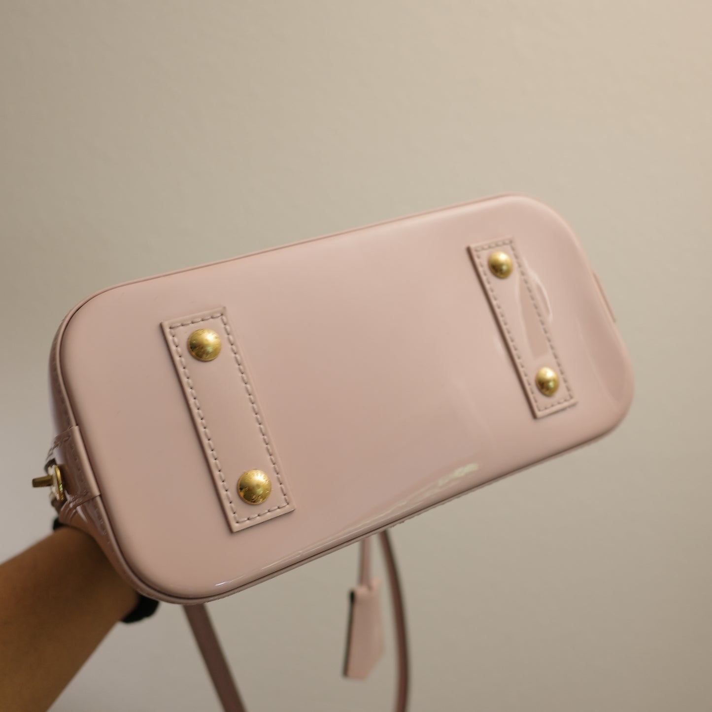 LOUIS VUITTON Vernis Light Pink Alma BB