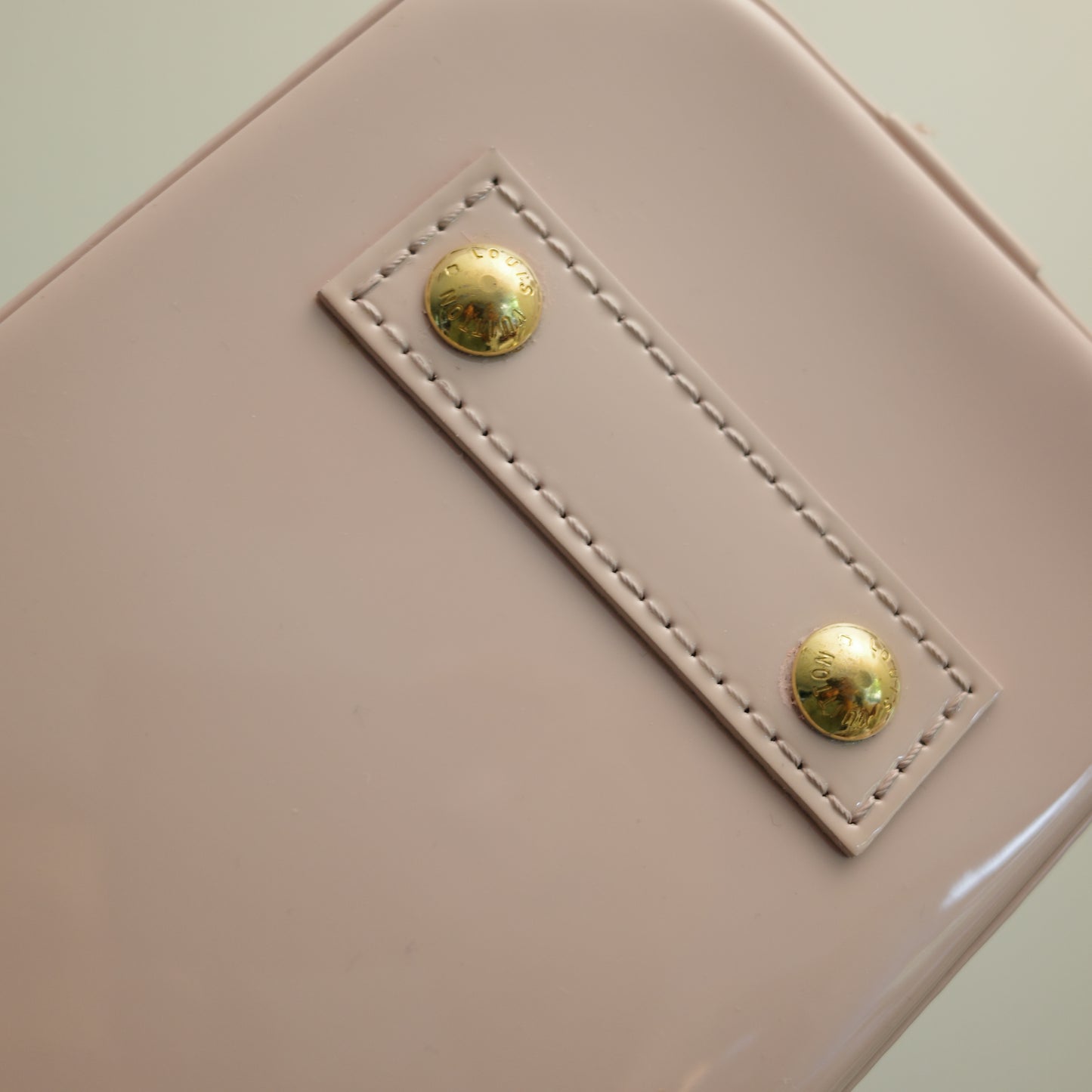 LOUIS VUITTON Vernis Light Pink Alma BB