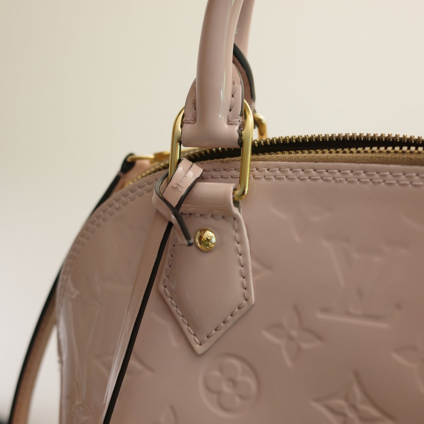 LOUIS VUITTON Vernis Light Pink Alma BB