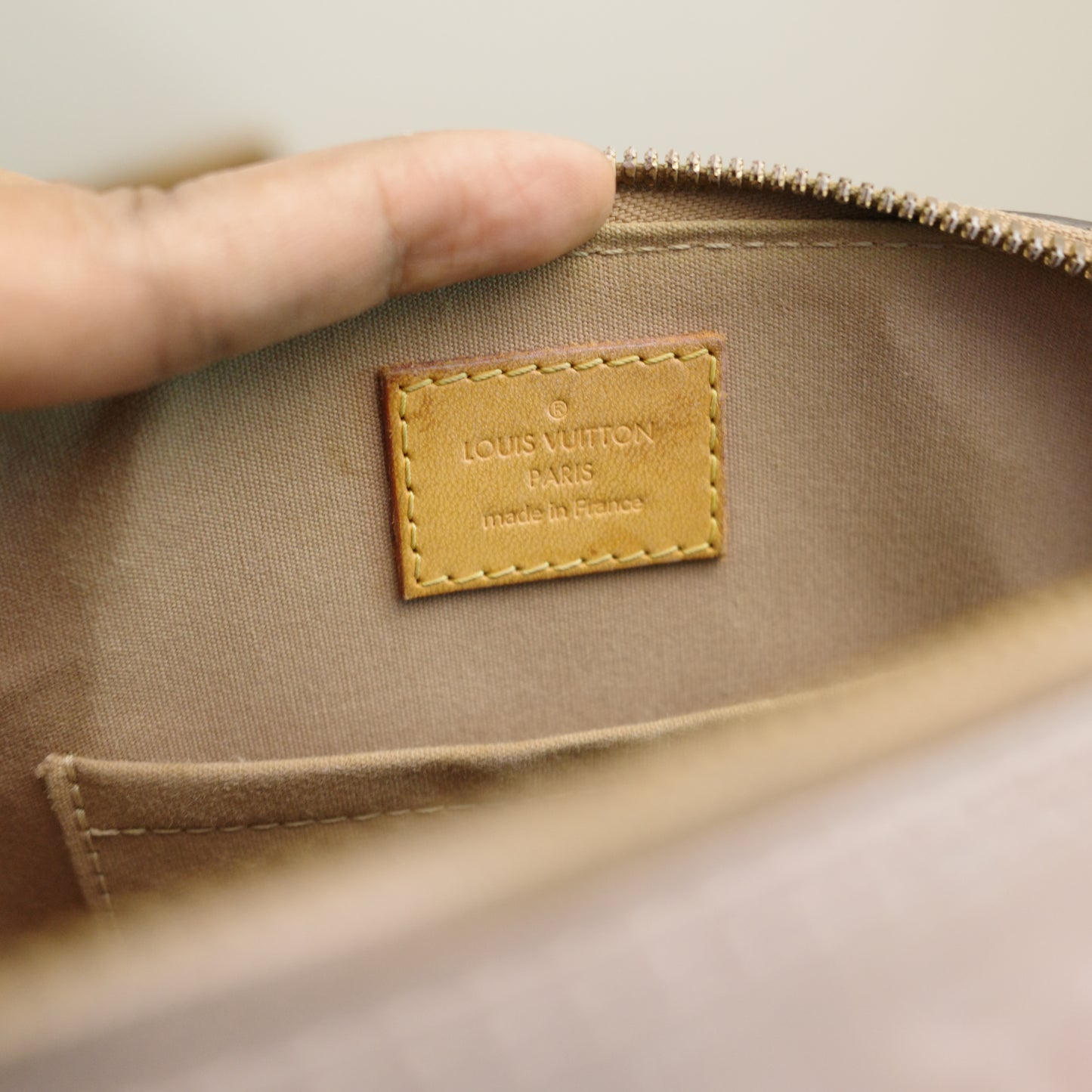 LOUIS VUITTON Vernis Light Pink Alma BB