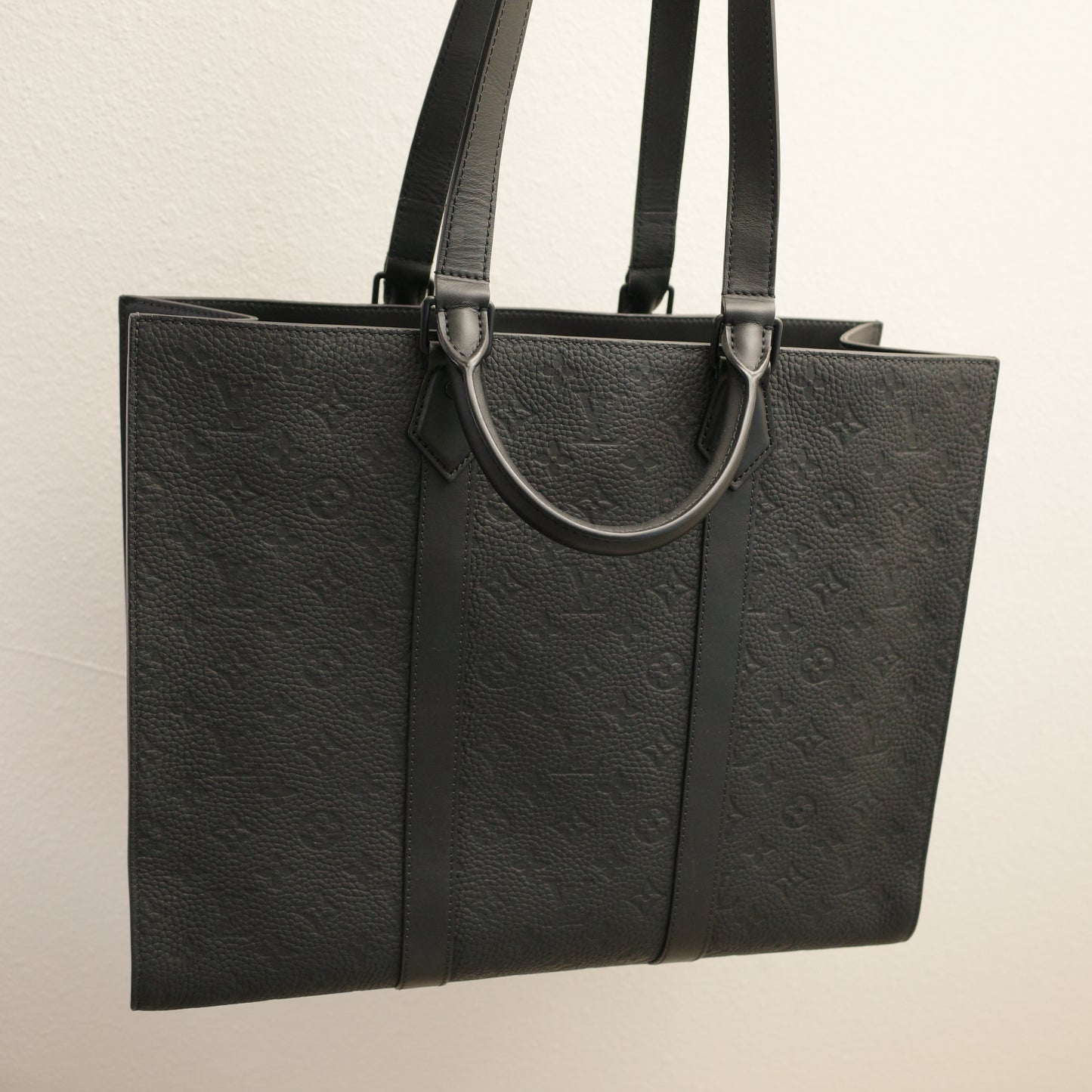 LOUIS VUITTON Black Taurillon Leather Sac Plat 24H Tote Bag
