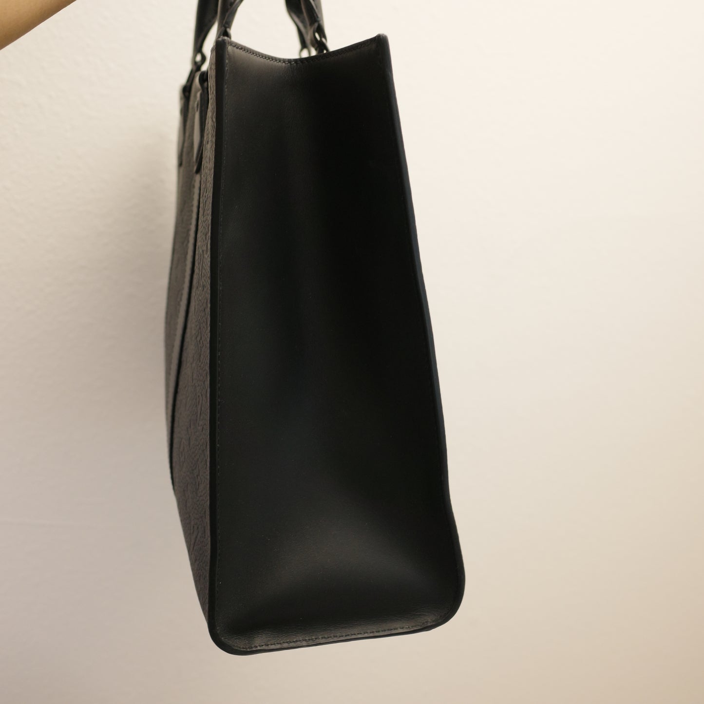 LOUIS VUITTON Black Taurillon Leather Sac Plat 24H Tote Bag