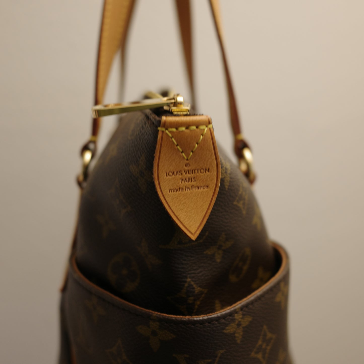 LOUIS VUITTON Monogram Totally MM