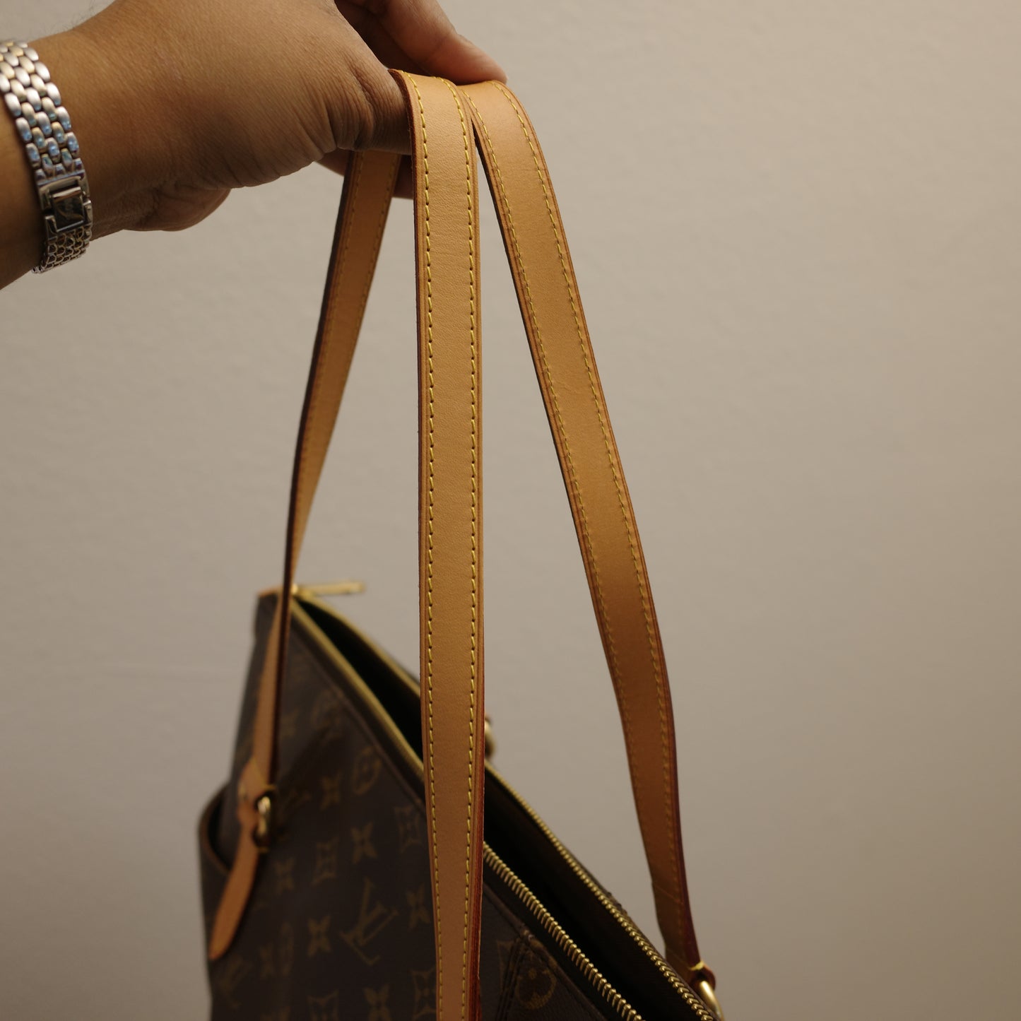 LOUIS VUITTON Monogram Totally MM