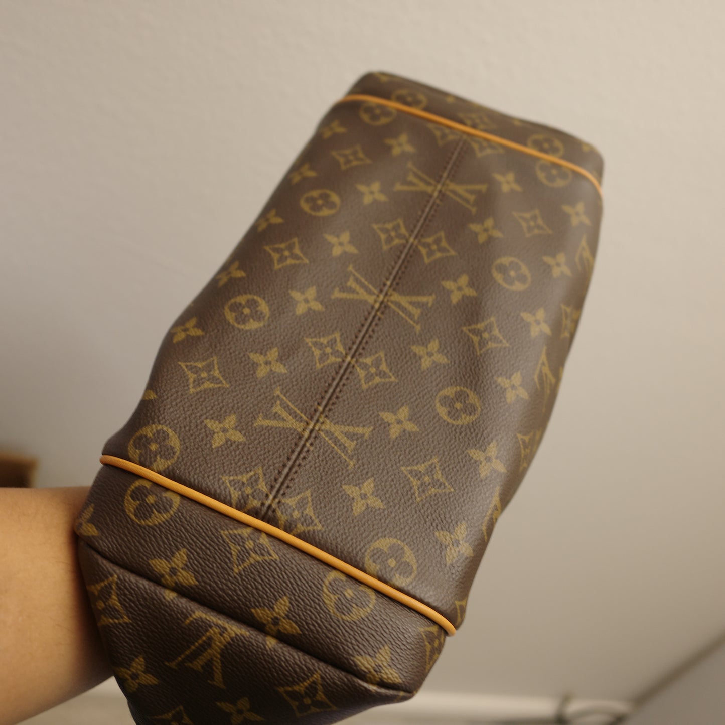 LOUIS VUITTON Monogram Totally MM