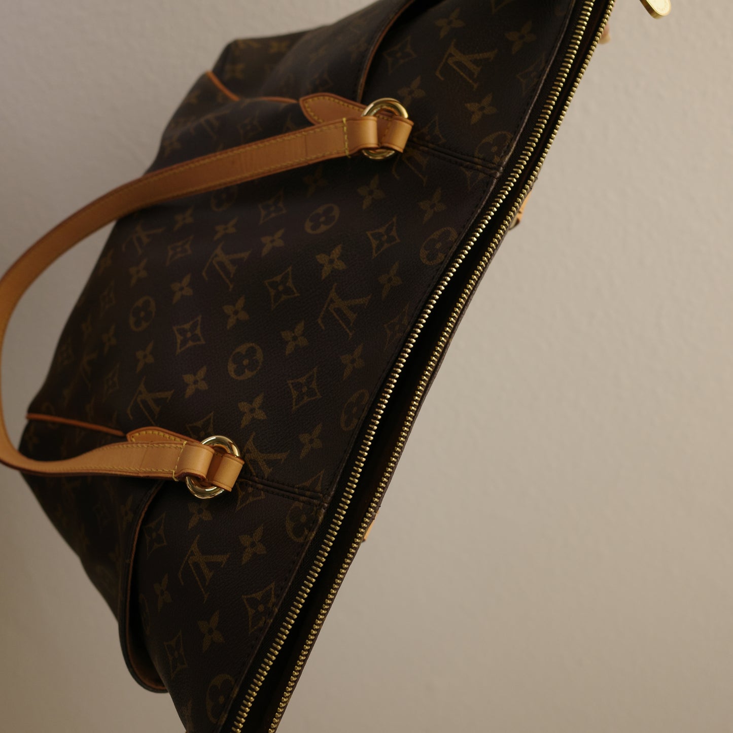 LOUIS VUITTON Monogram Totally MM