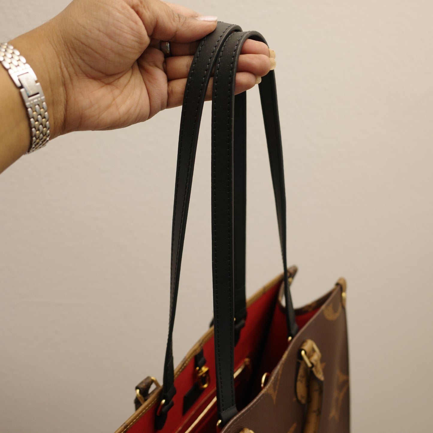 Louis Vuitton OntheGo MM Reverse Monogram with Leather Handles