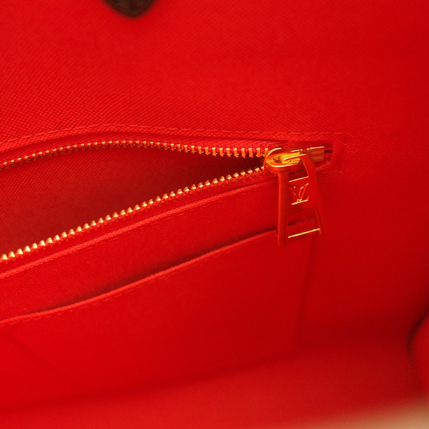 Louis Vuitton OntheGo MM Reverse Monogram with Leather Handles