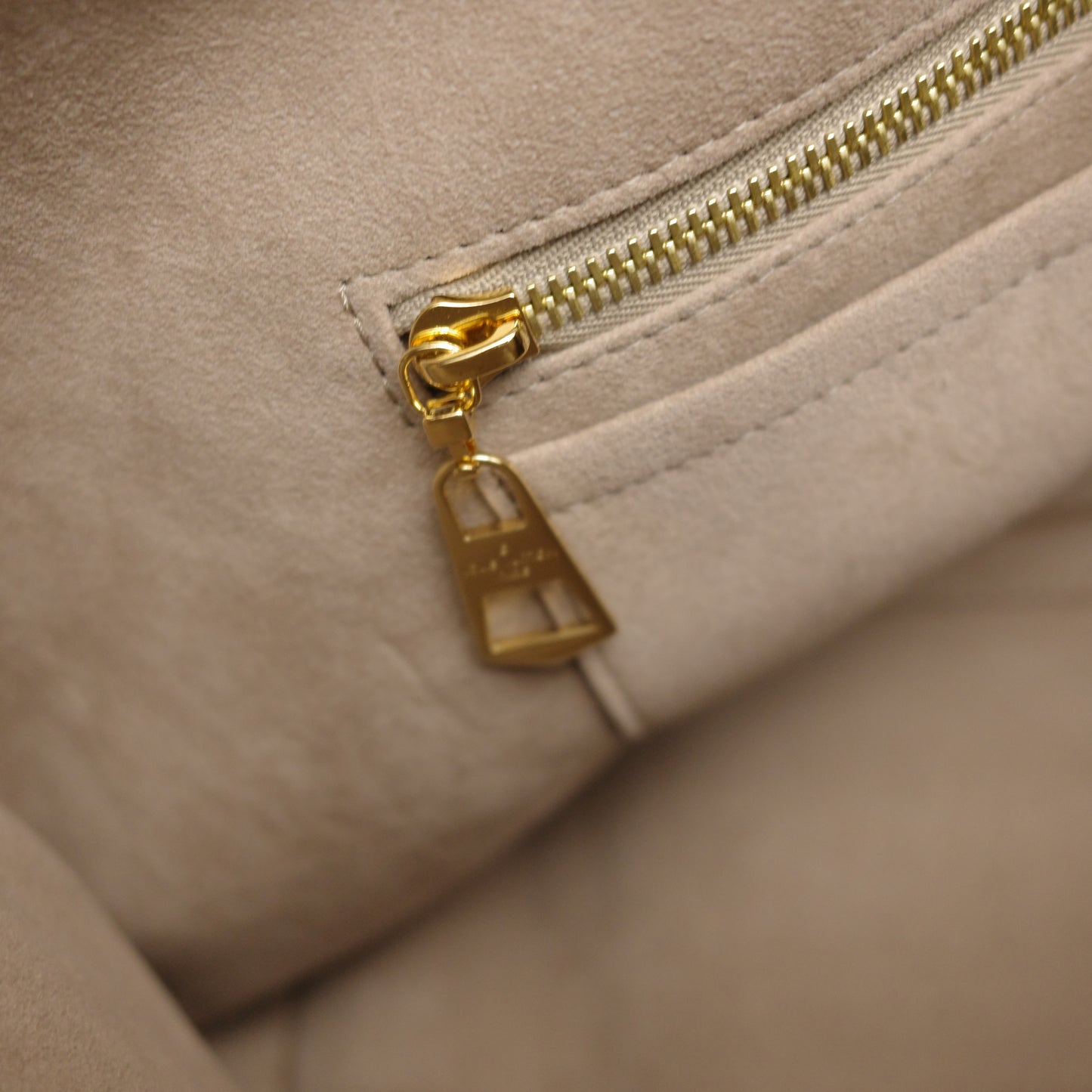 LOUIS VUITTON Turtledove Empreinte Carryall MM NEW IN BOX