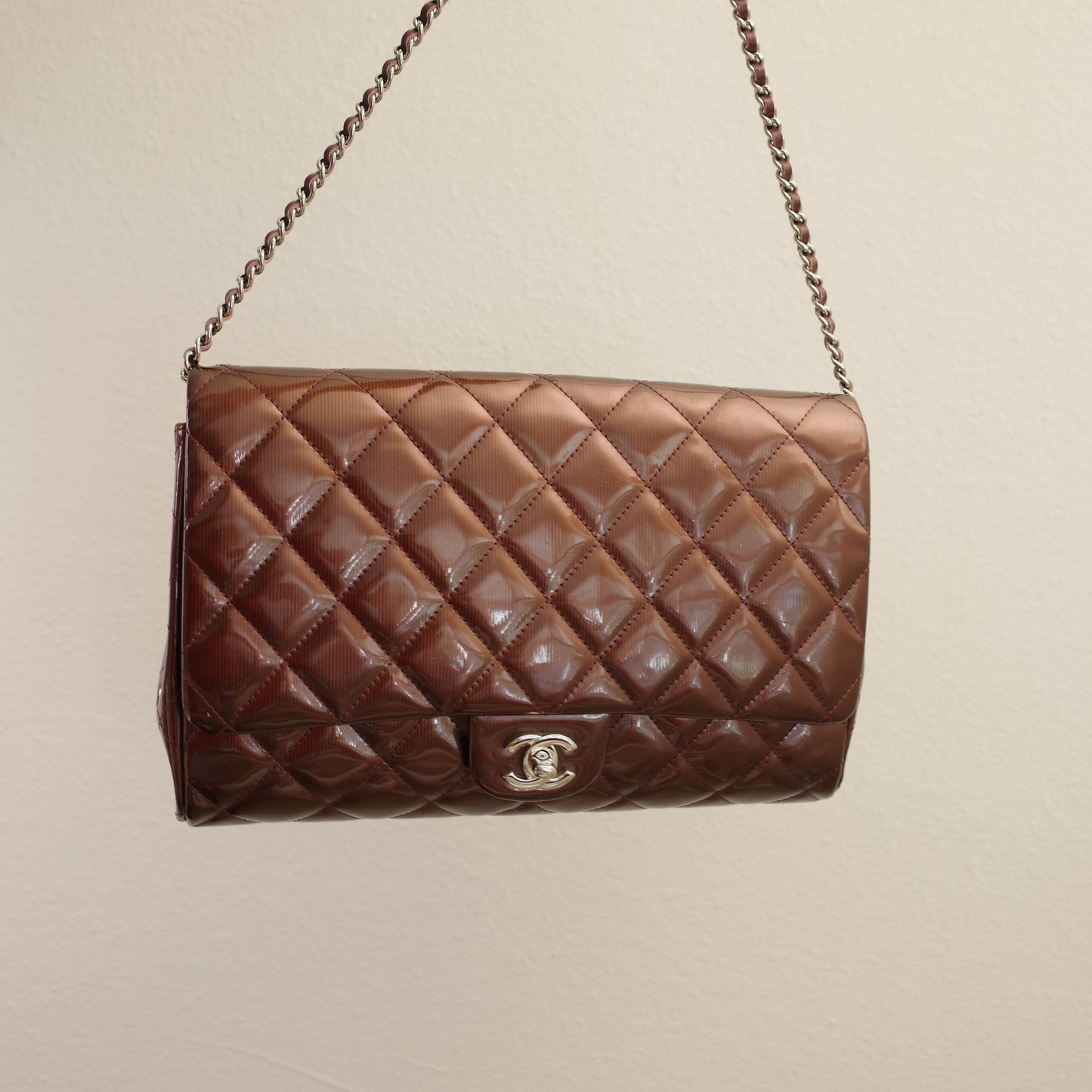 CHANEL Matelasse Patent Leather Chain Shoulder Bag Burgundy