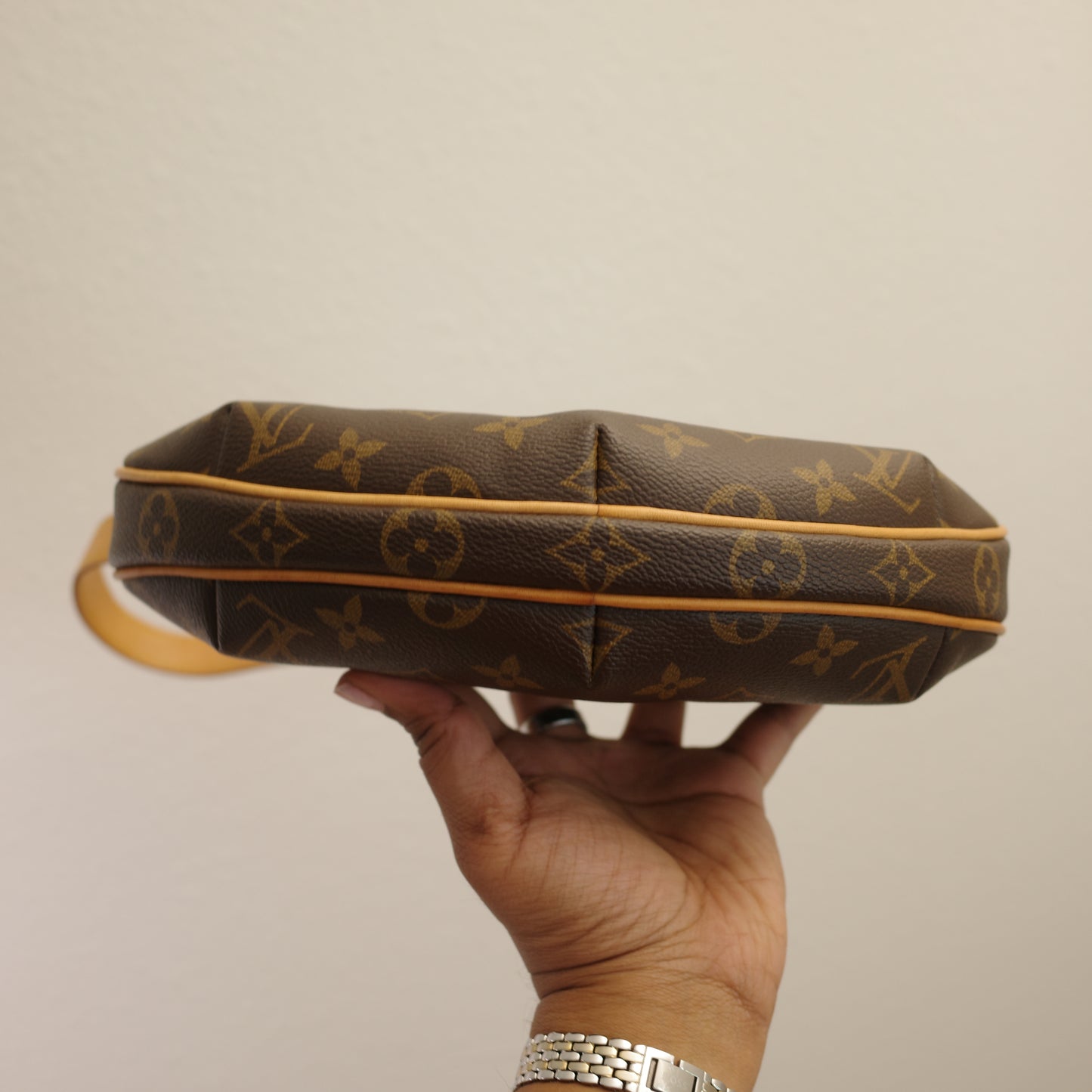 LOUIS VUITTON Monogram Croissant PM