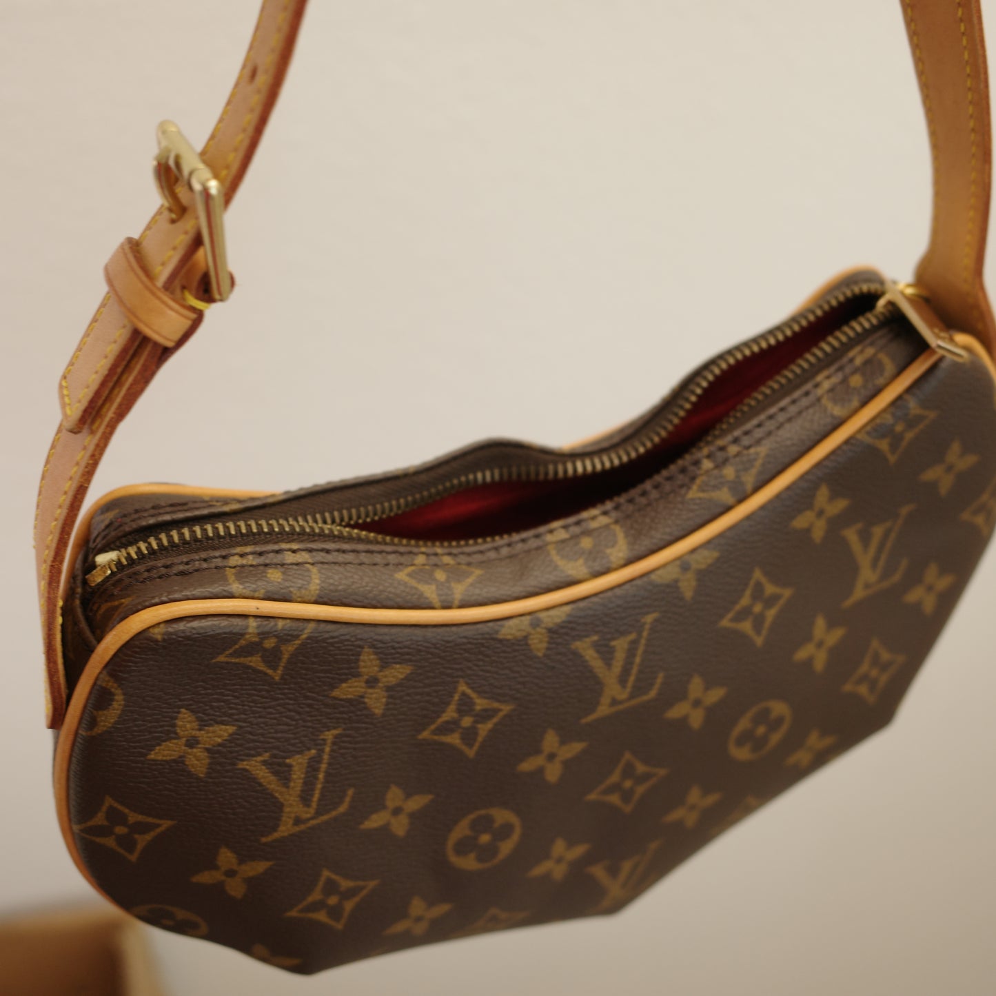 LOUIS VUITTON Monogram Croissant PM