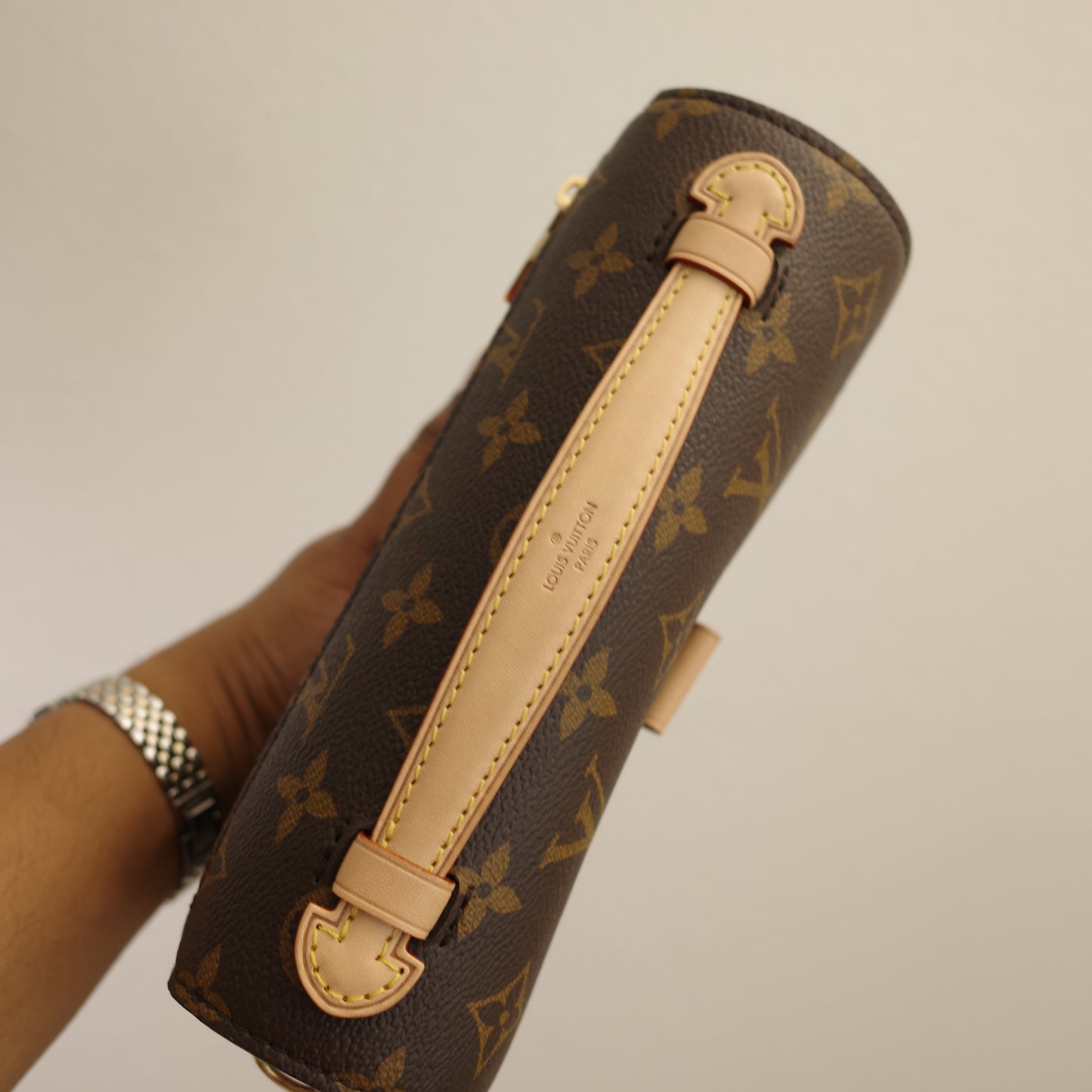 LOUIS VUITTON Monogram Pochette Metis East West