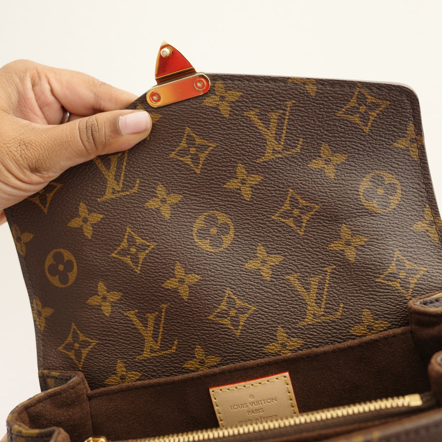 LOUIS VUITTON Monogram Pochette Metis East West