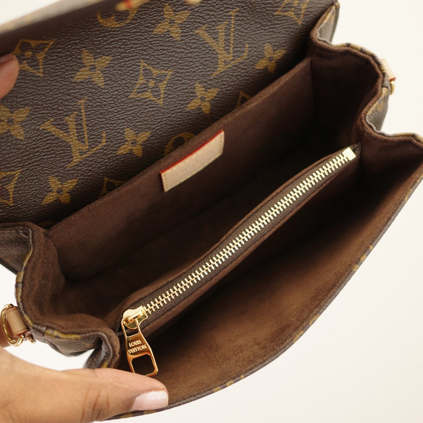 LOUIS VUITTON Monogram Pochette Metis East West