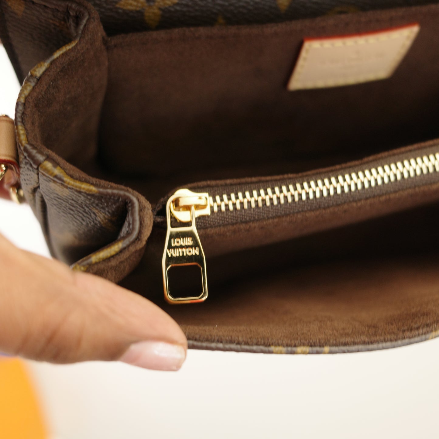 LOUIS VUITTON Monogram Pochette Metis East West