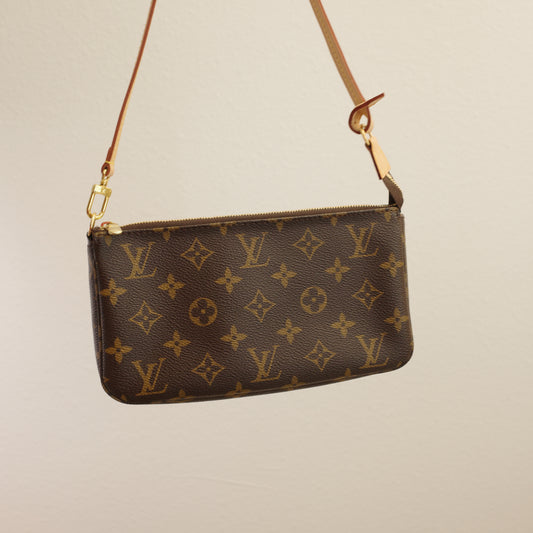 LOUIS VUITTON Monogram Pochette Accessoires