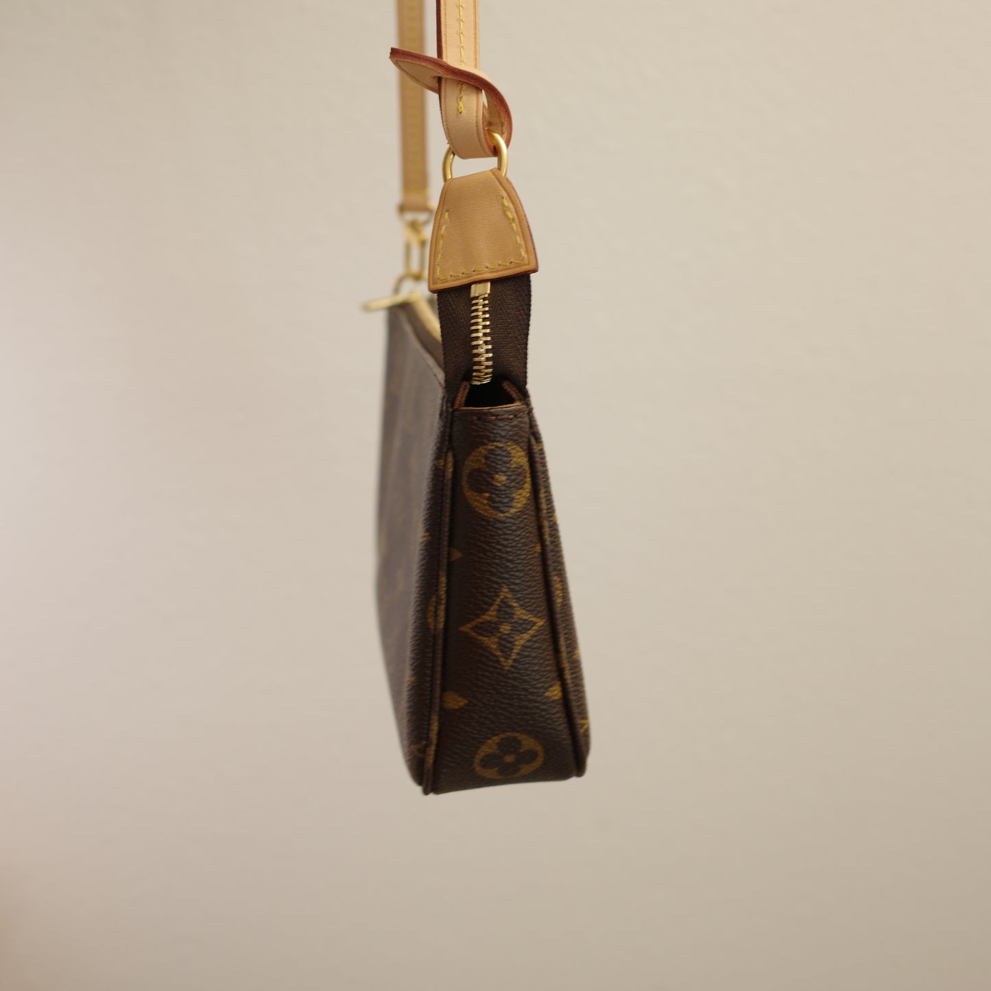 LOUIS VUITTON Monogram Pochette Accessoires