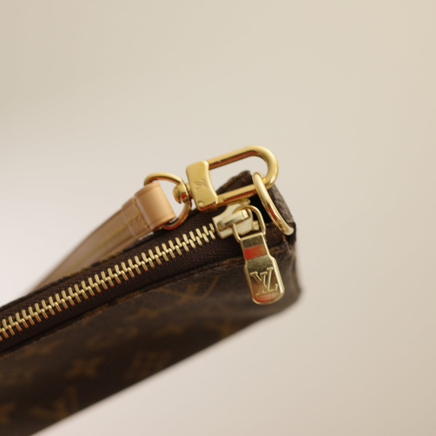 LOUIS VUITTON Monogram Pochette Accessoires