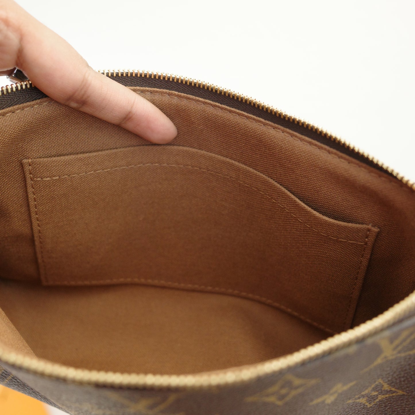 LOUIS VUITTON Monogram Pochette Accessoires