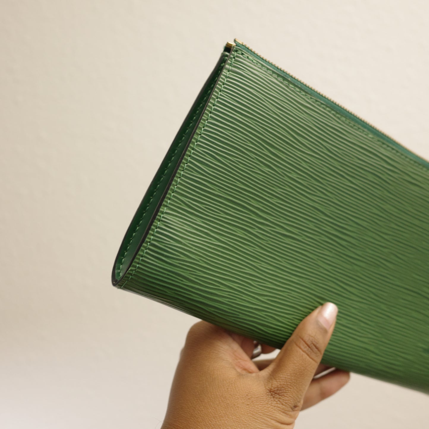 LOUIS VUITTON Epi Leather Green Pochette Accessoires