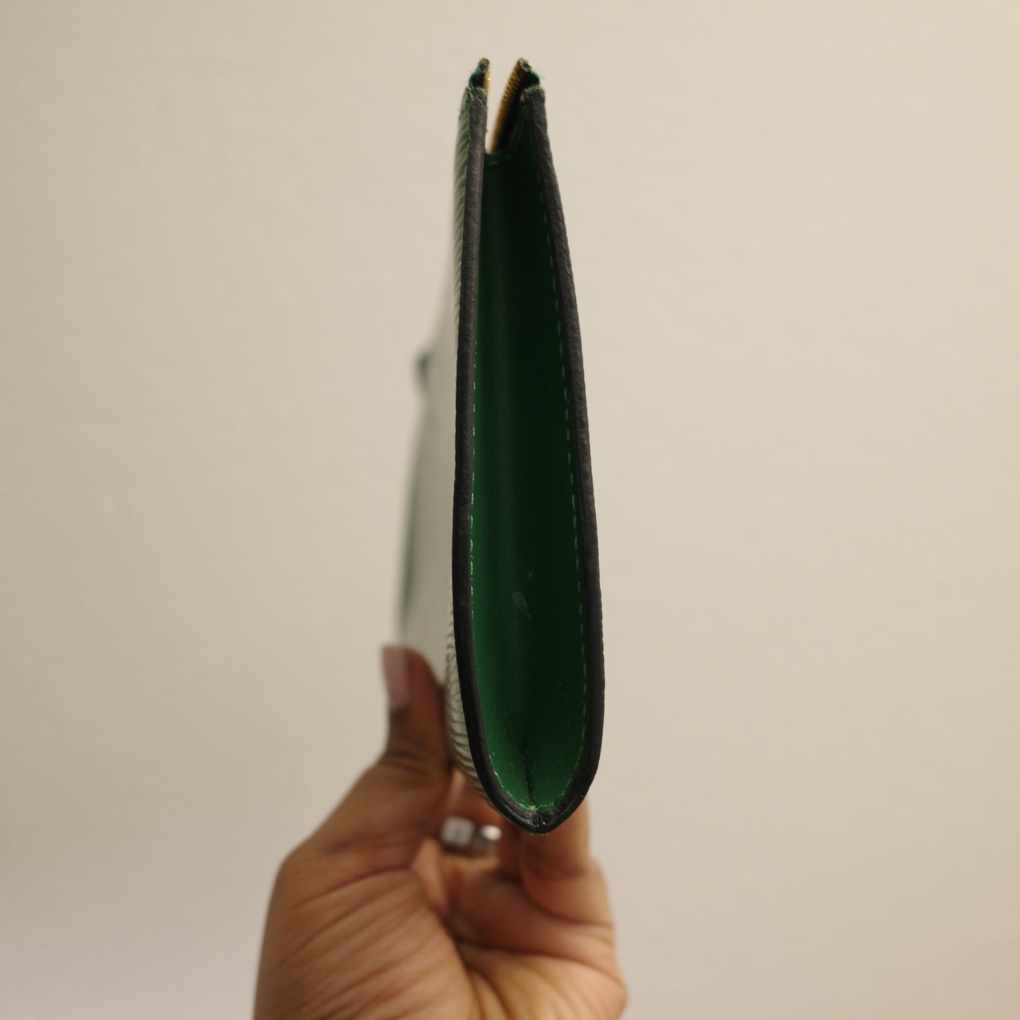 LOUIS VUITTON Epi Leather Green Pochette Accessoires